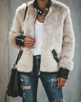 Vanity Jacke mit Kunstpelz und Lederbesatz und Taschen